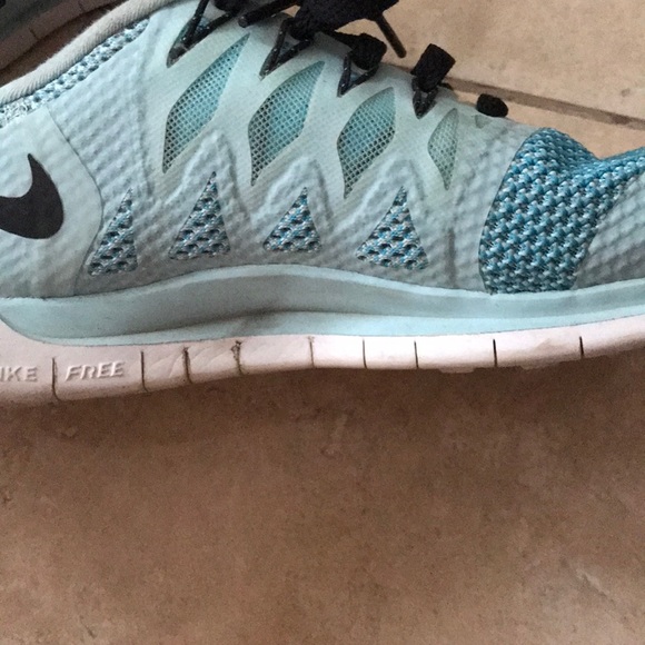Blue Nike free runs size 8.5 - Picture 4 of 4